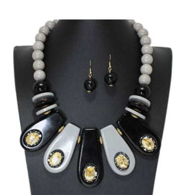 Naya Necklace